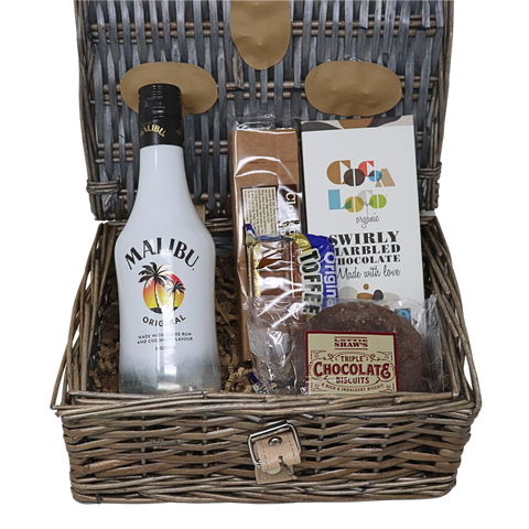 Malibu 35cl & Treats 10 Inch Hamper