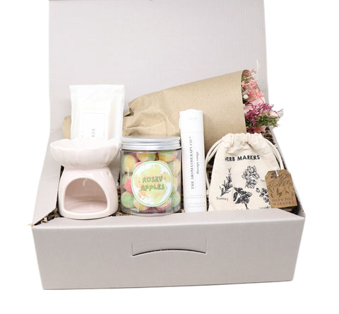 Hamper Gift Box with Flower Bouquet & Gifts